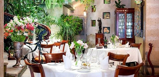 Dining tables in restaurant Trio in Puerto Vallarta