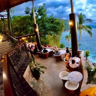 diners on the balcony of Le Kliff restaurant near Puerto Vallarta