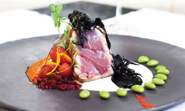 tuna seared, on a plate